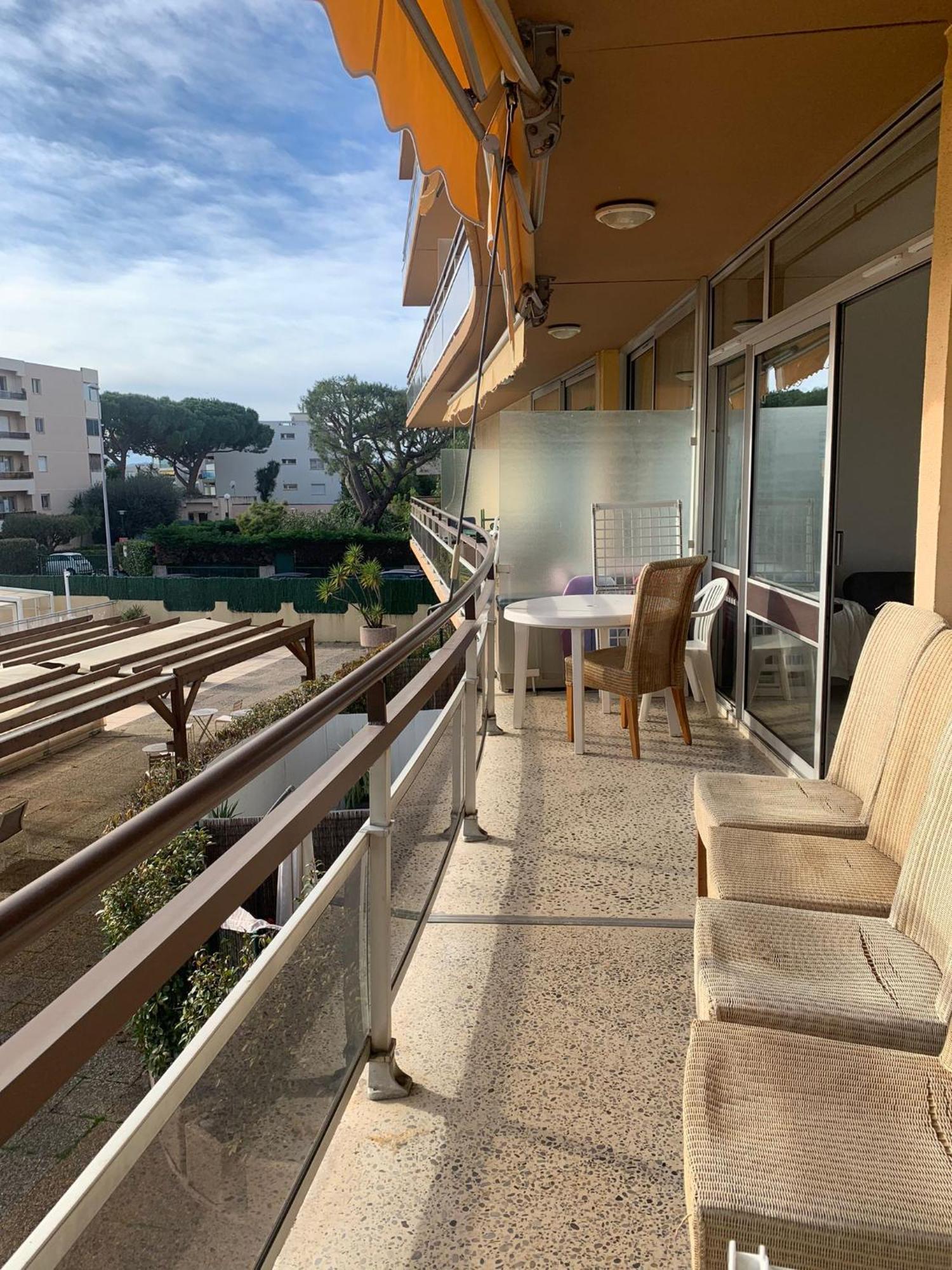Apartment Heliotel Marine 4* Bord De Mer Saint-Laurent-du-Var Room photo